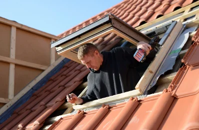 Pose de fenêtres de toit Velux à Dennebrœucq